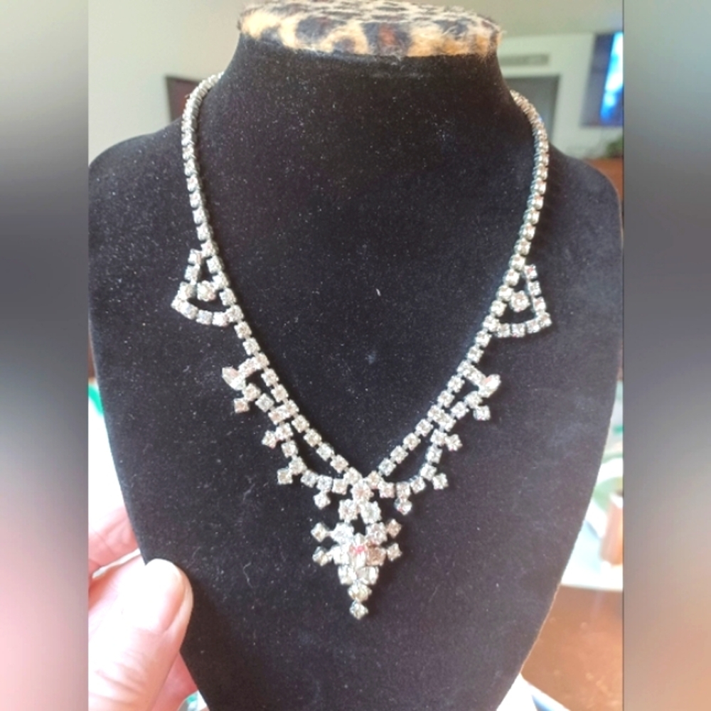 Vintage Elegant Silver Rhinestone Necklace Vtg